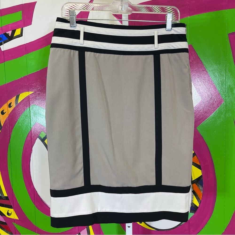Worthington, Pencil Skirt. Size 10. In excellent condition!